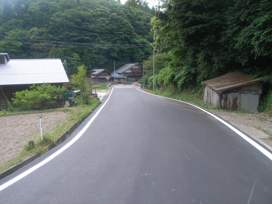 完成写真｜一般県道上黒丸大谷線　舗装補修工事（１工区）